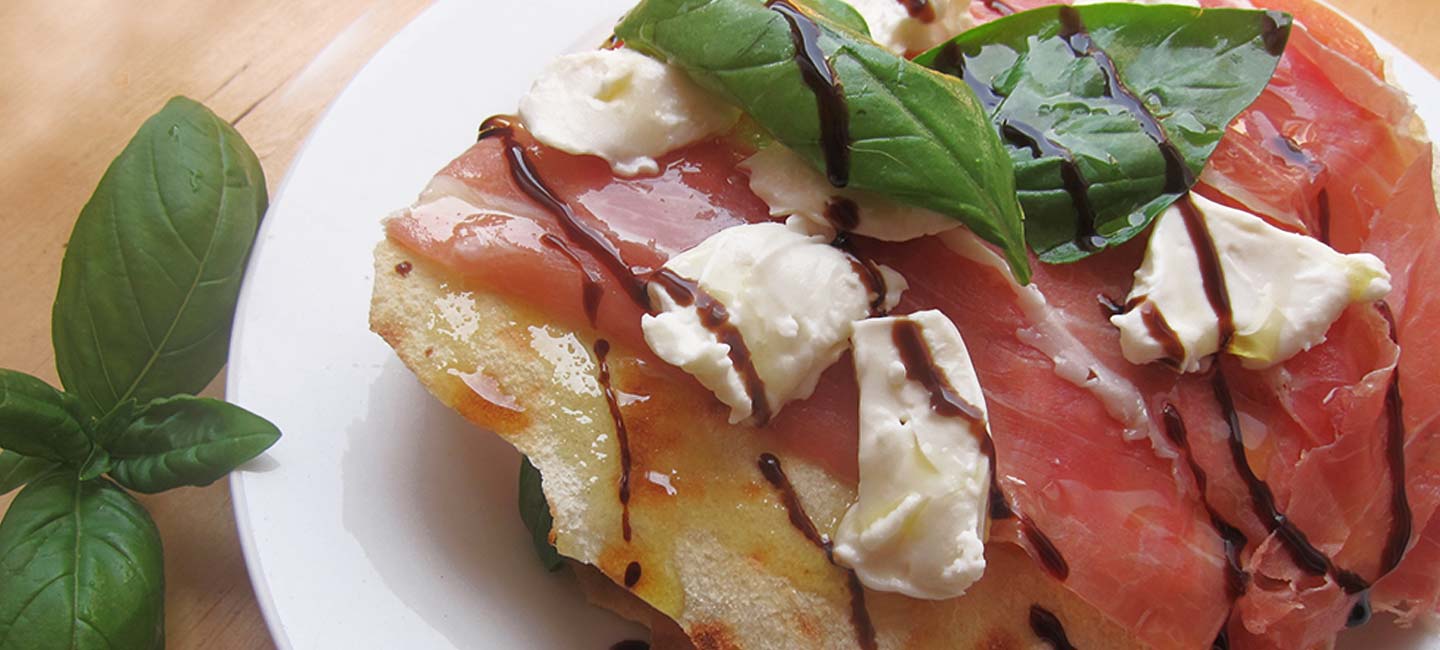 pane-carasau-prosciutto-stracchino